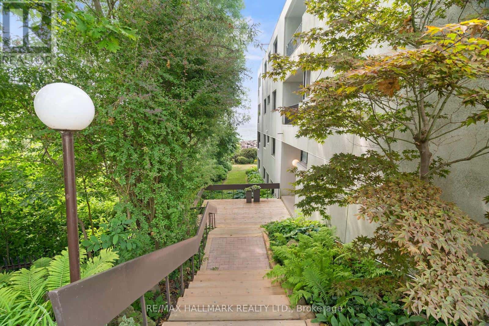 6 - 2 NURSEWOOD ROAD — Toronto (The Beaches), Ontario - Photo 2 of 40