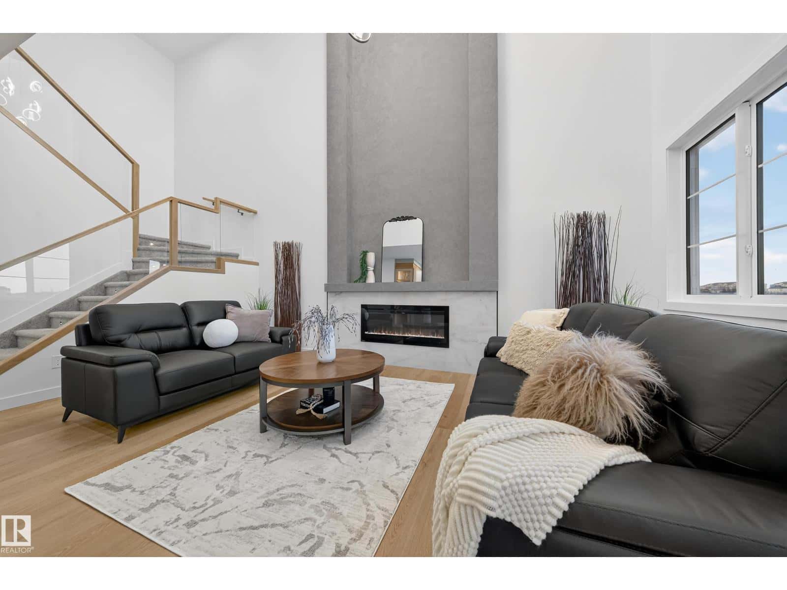 212 Crystal Creek Drive — Leduc, Alberta - Photo 3 of 44