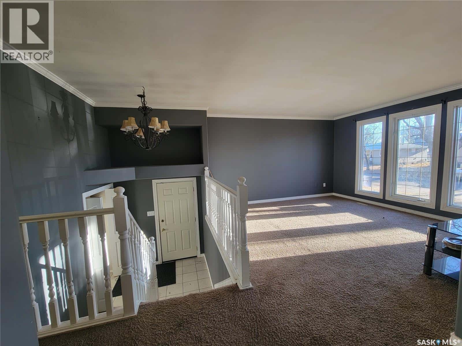 4820 46th STREET — Lloydminster, Saskatchewan - Photo 4 of 26