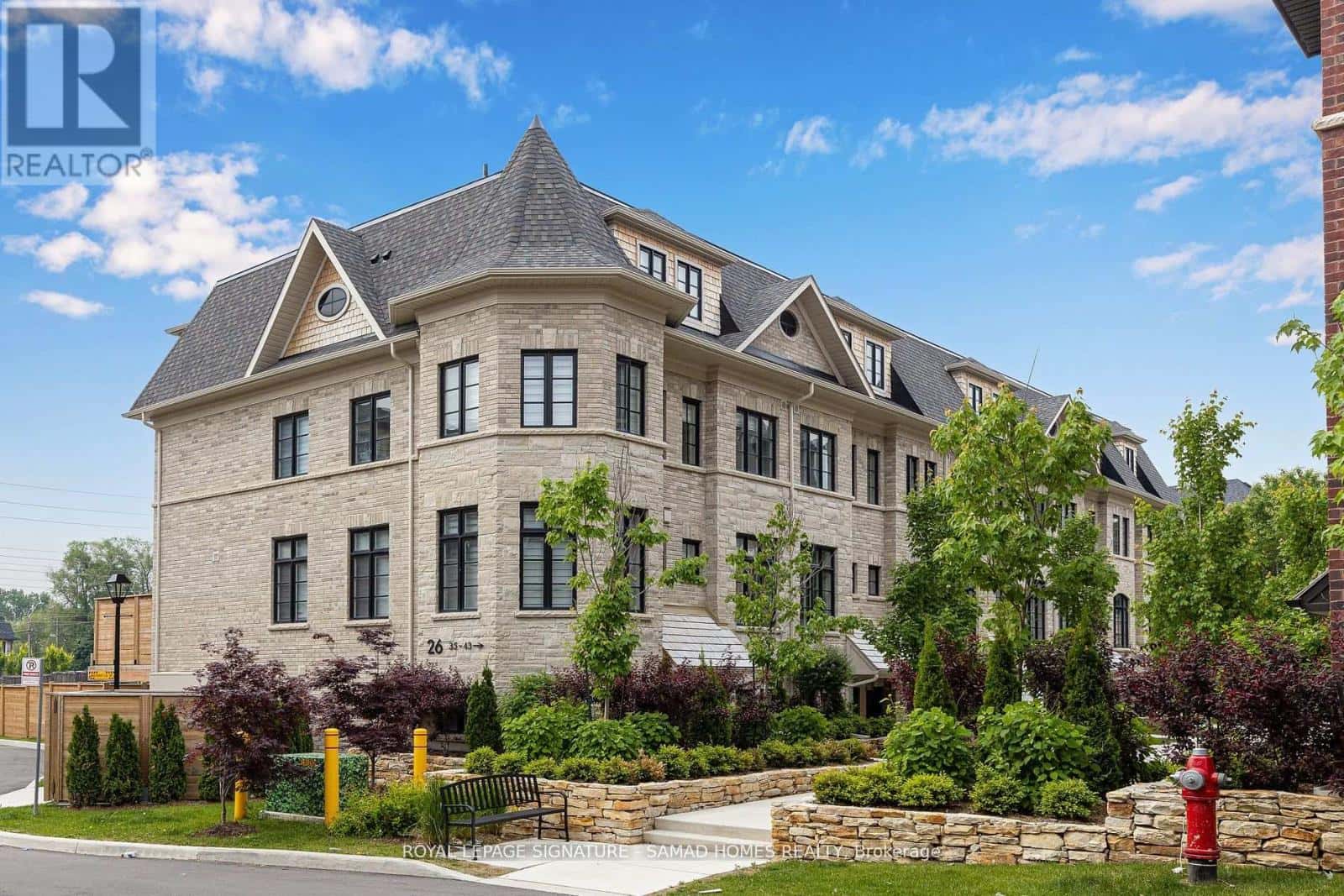 26 Lunar Crescent 37