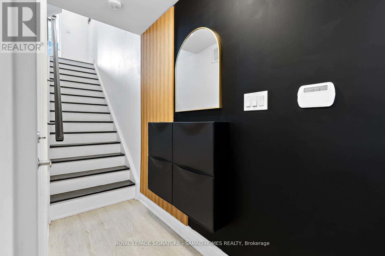 37 - 26 LUNAR CRESCENT — Mississauga (Streetsville), Ontario - Photo 3 of 24