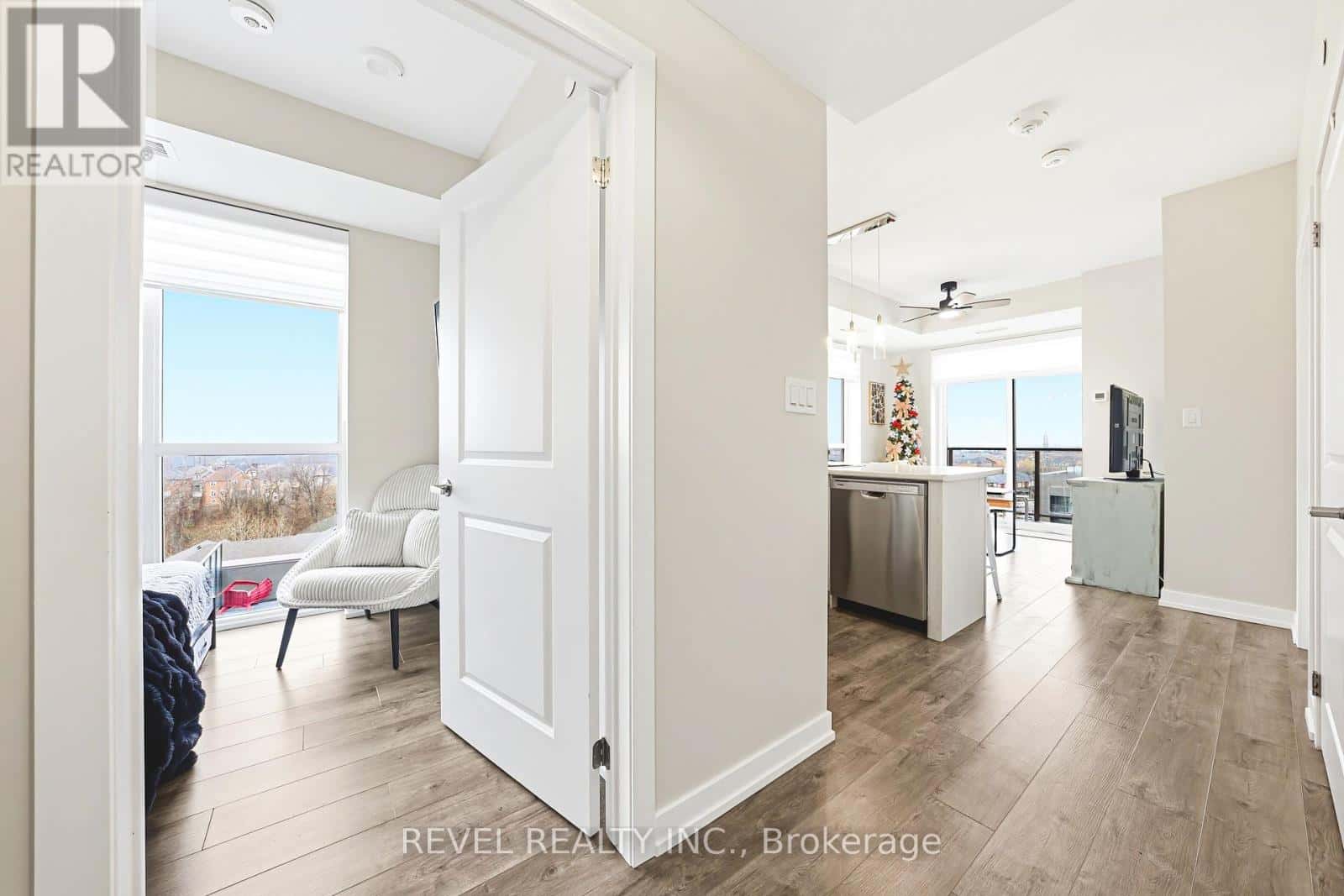 613 - 470 DUNDAS STREET E — Hamilton (Waterdown), Ontario - Photo 5 of 37