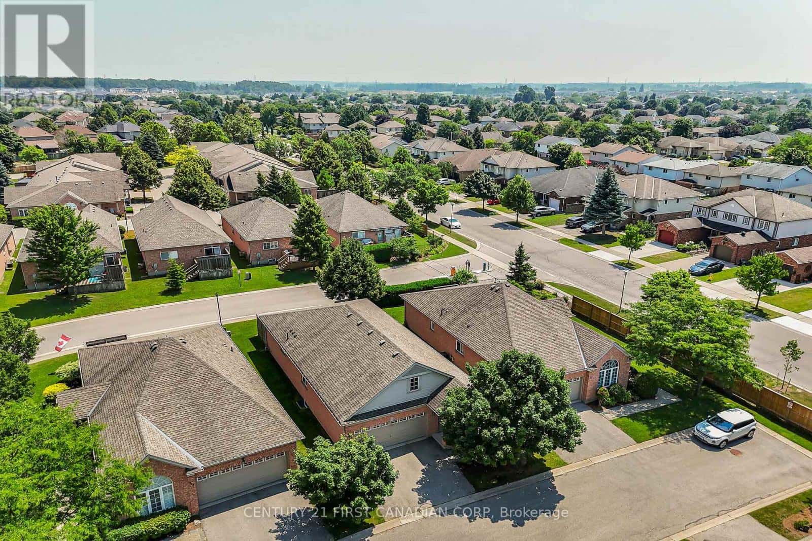 153 - 2025 MEADOWGATE BOULEVARD — London South (South U), Ontario - Photo 2 of 49