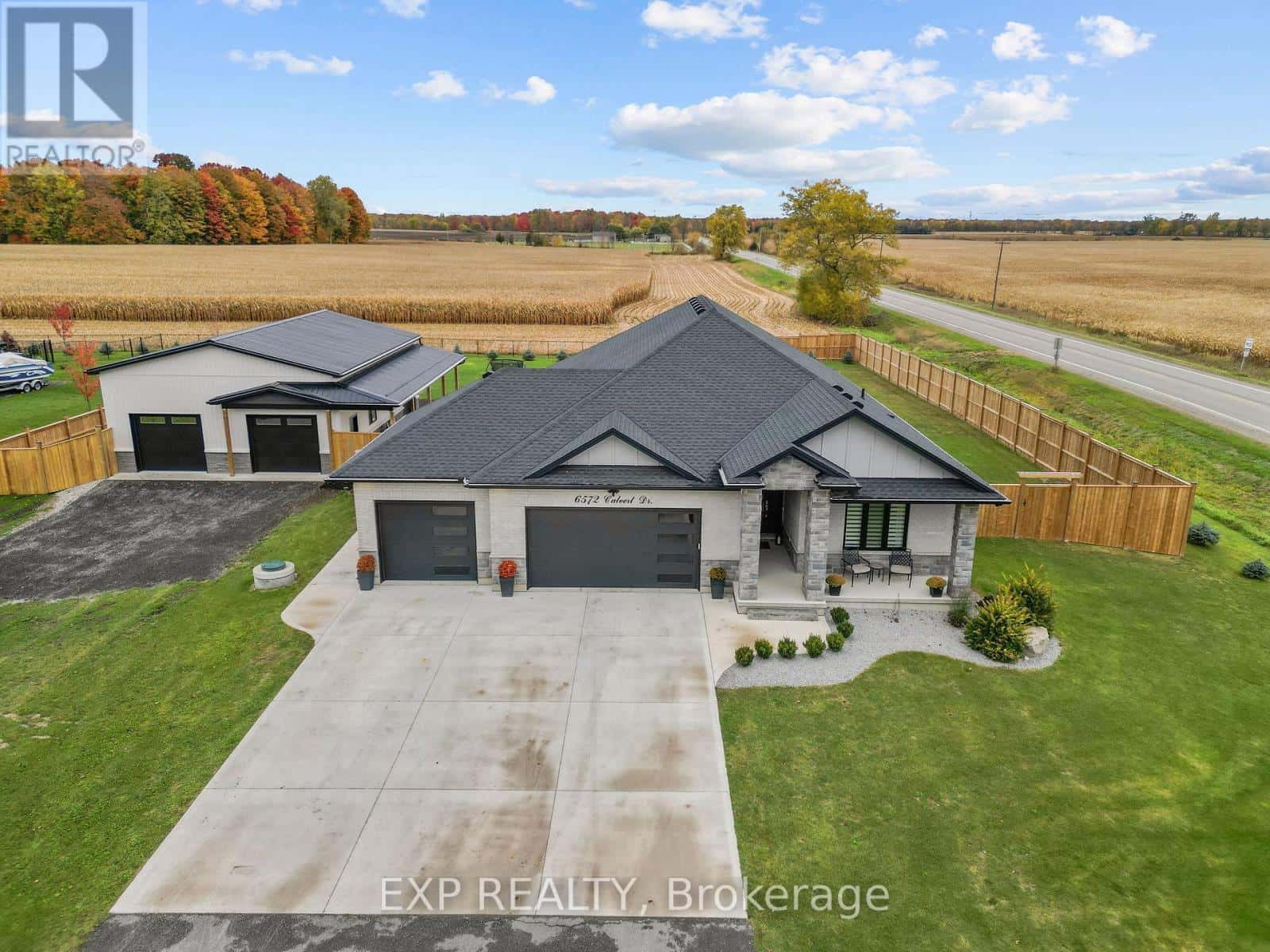 6572 CALVERT DRIVE — Strathroy-Caradoc, Ontario - Photo 2 of 41