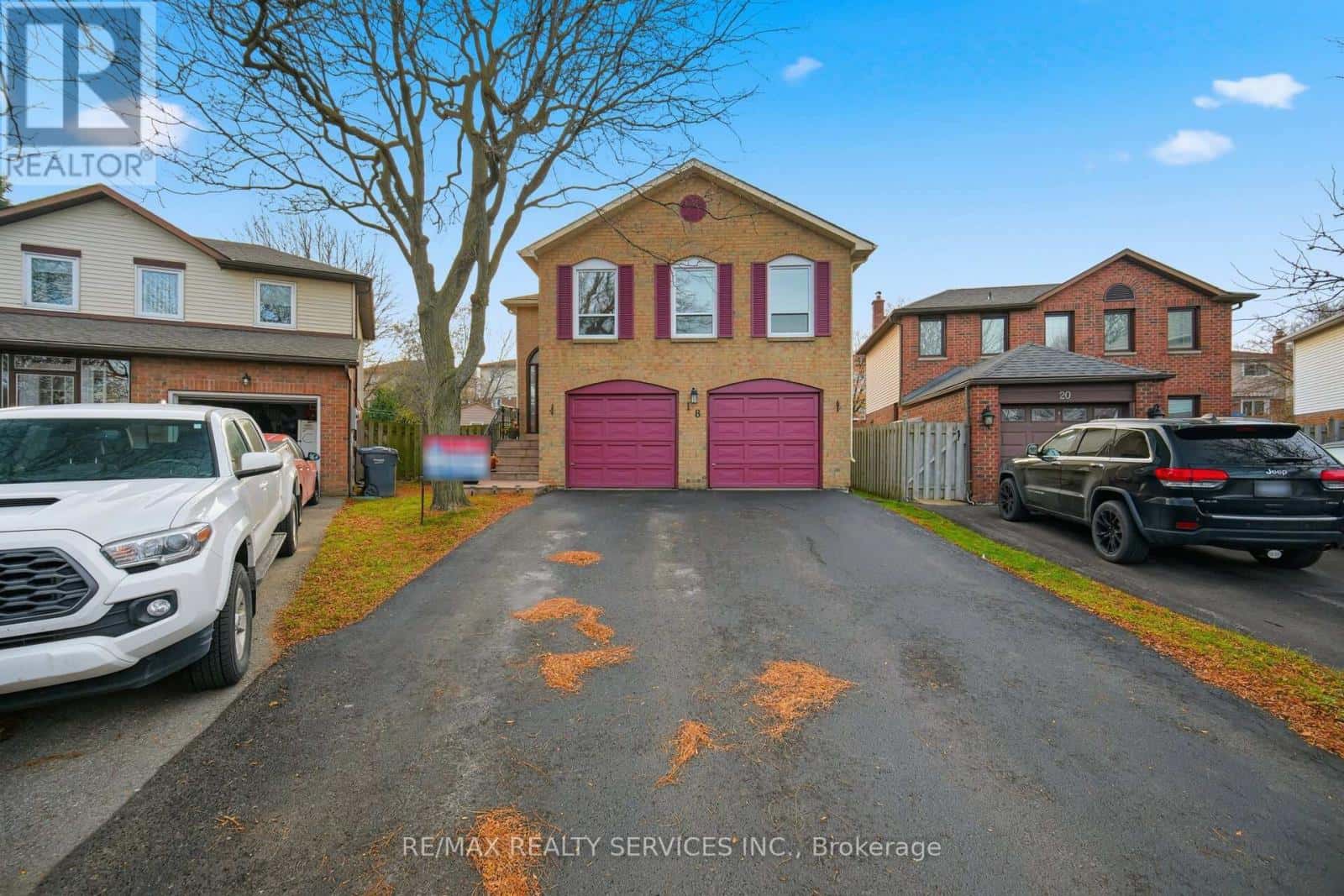 18 MYNA COURT — Brampton (Central Park), Ontario - Photo 2 of 44