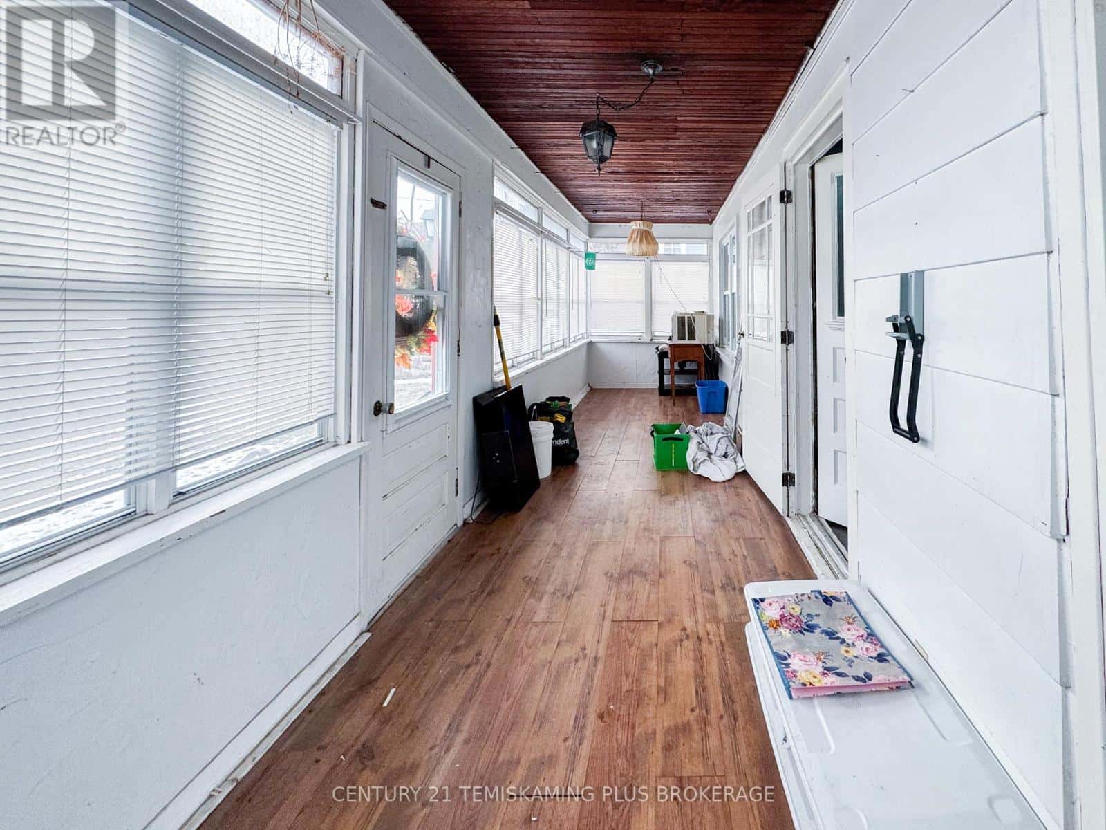 371 RUSSELL STREET — Temiskaming Shores (Haileybury), Ontario - Photo 3 of 29