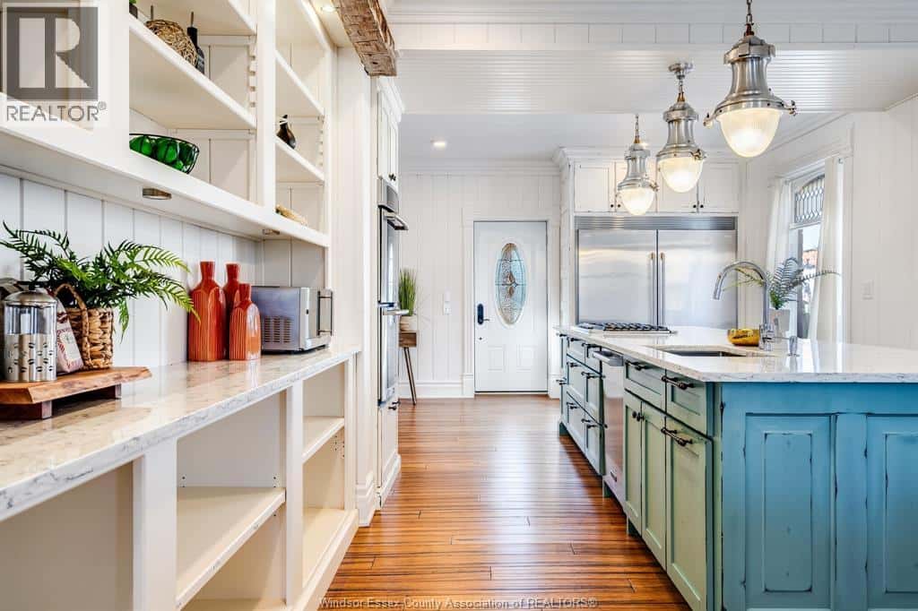 20 Division STREET South — Kingsville, Ontario - Photo 5 of 50