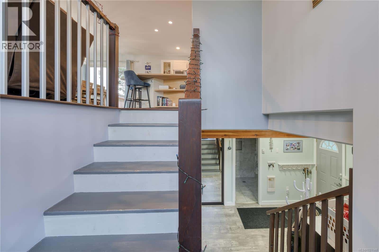 7730 Daphne St — Port Hardy, British Columbia - Photo 2 of 28