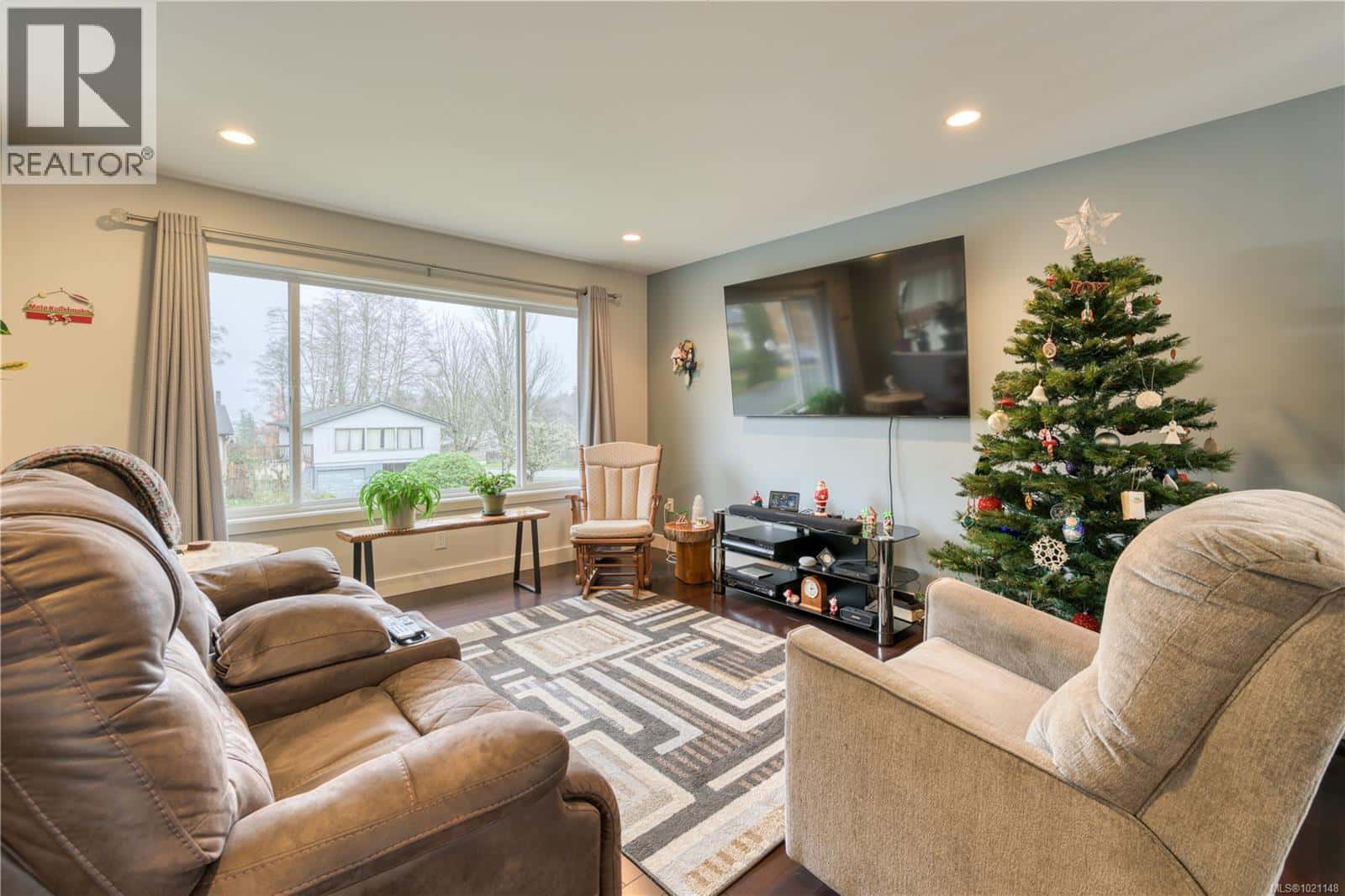 7730 Daphne St — Port Hardy, British Columbia - Photo 4 of 28