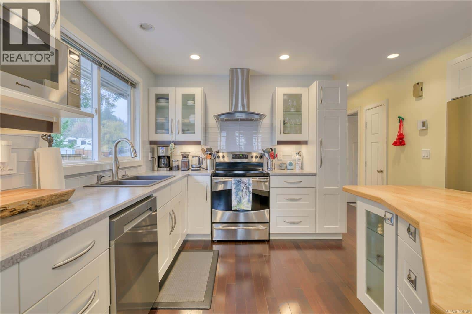 7730 Daphne St — Port Hardy, British Columbia - Photo 5 of 28