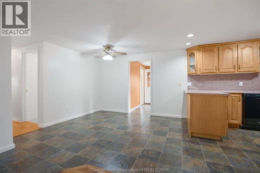 12180 Ridge LINE — Ridgetown, Ontario - Photo 5 of 40