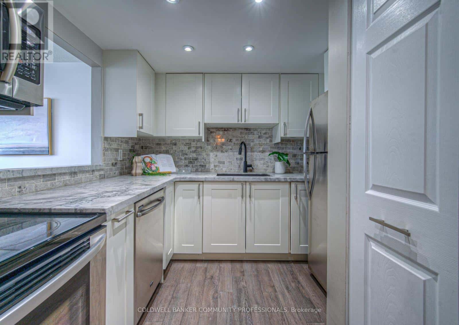 503 - 1225 NORTH SHORE BOULEVARD E — Burlington (Brant), Ontario - Photo 5 of 34