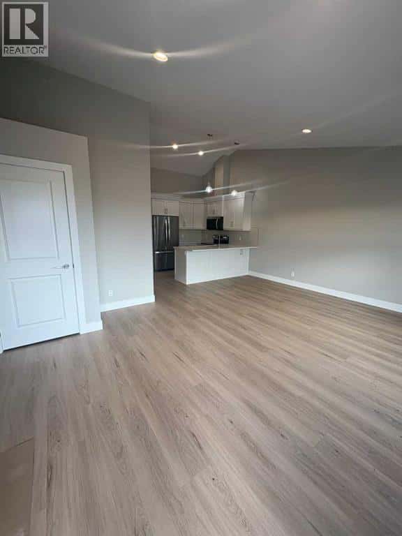 421 Meadowlark Way — Vulcan, Alberta - Photo 5 of 13