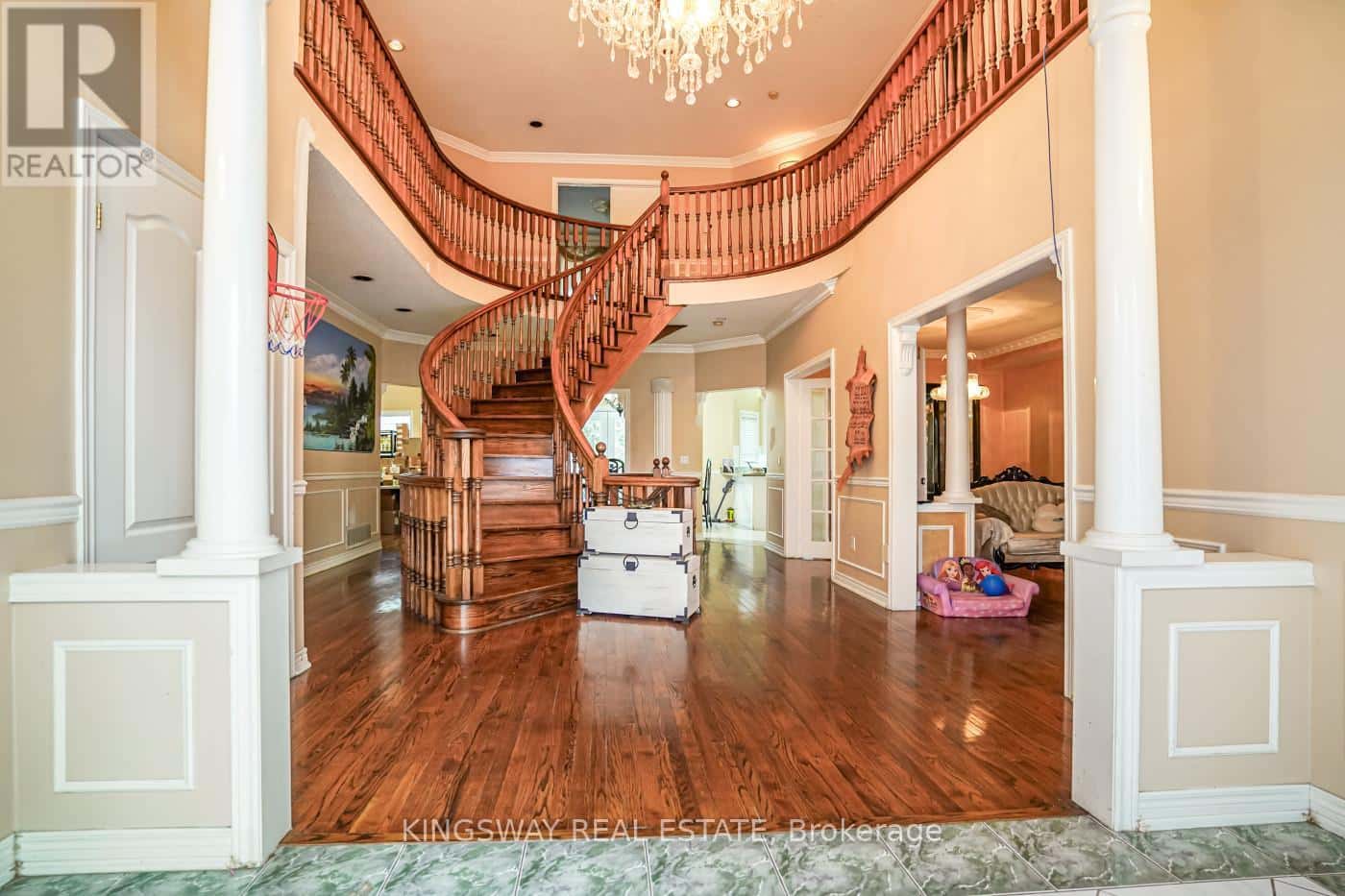 5969 RAYSHAW CRESCENT — Mississauga (Streetsville), Ontario - Photo 5 of 45