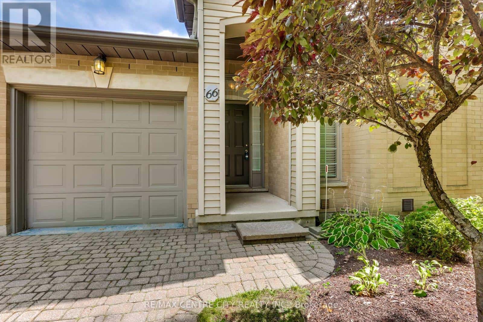 66 - 250 NORTH CENTRE ROAD — London North (North R), Ontario - Photo 4 of 50