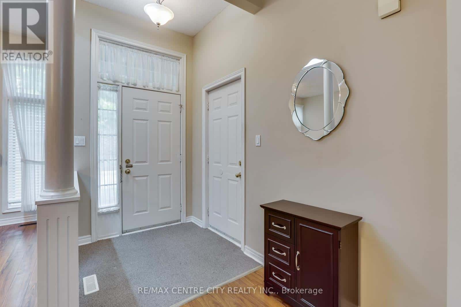 66 - 250 NORTH CENTRE ROAD — London North (North R), Ontario - Photo 5 of 50