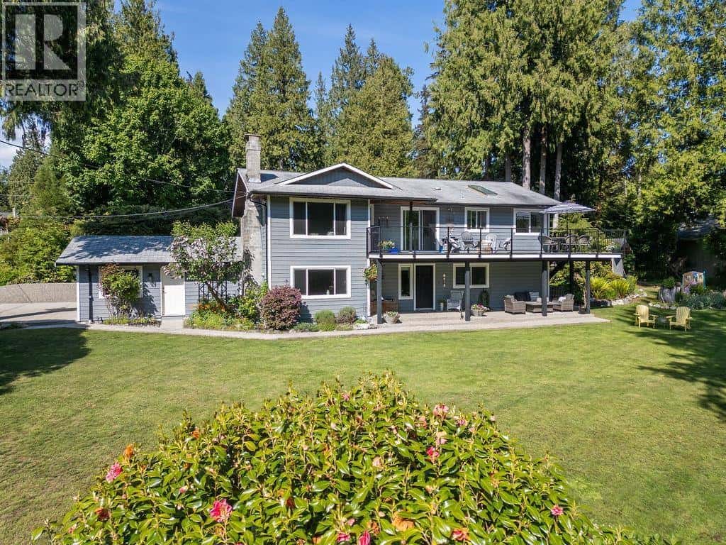 1200 PAGGIO ROAD — Roberts Creek, British Columbia - Photo 2 of 36