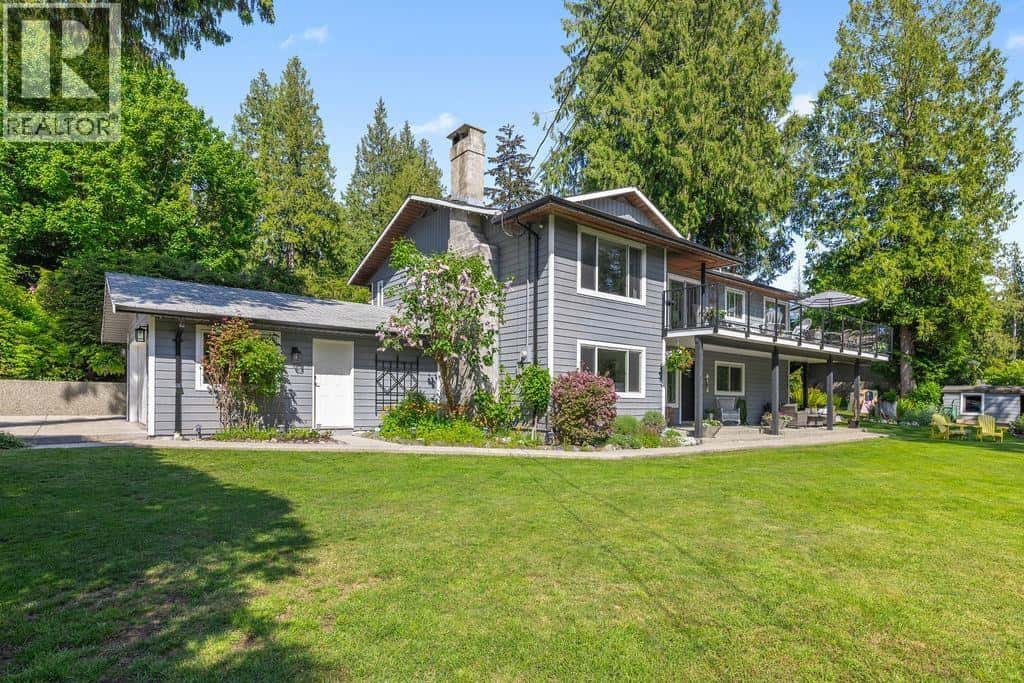 1200 PAGGIO ROAD — Roberts Creek, British Columbia - Photo 3 of 36