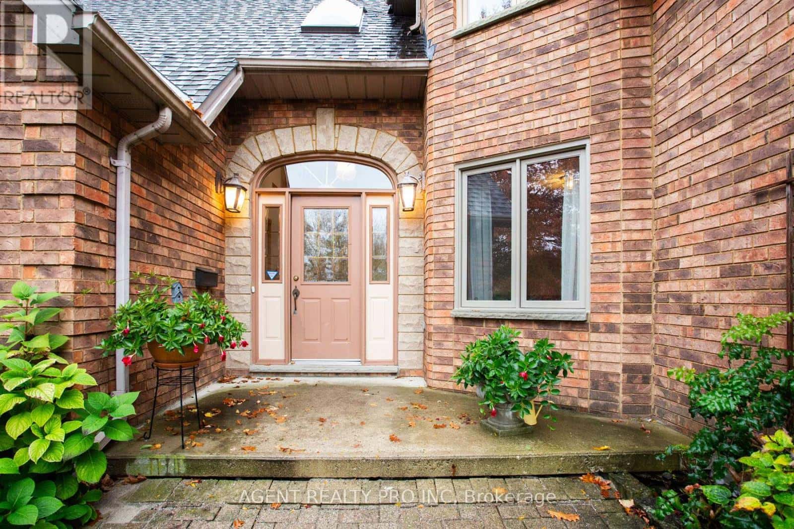 922 COUNTRY CLUB CRESCENT — London South (South Q), Ontario - Photo 2 of 47