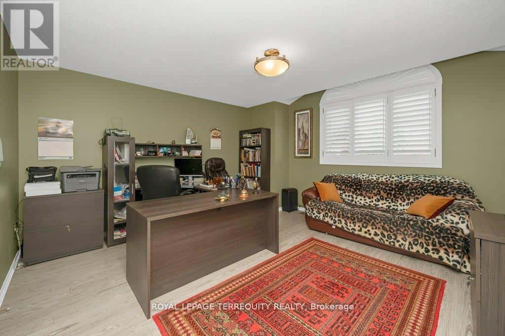 15 ARMOUR CRESCENT — Hamilton (Meadowlands), Ontario - Photo 5 of 25