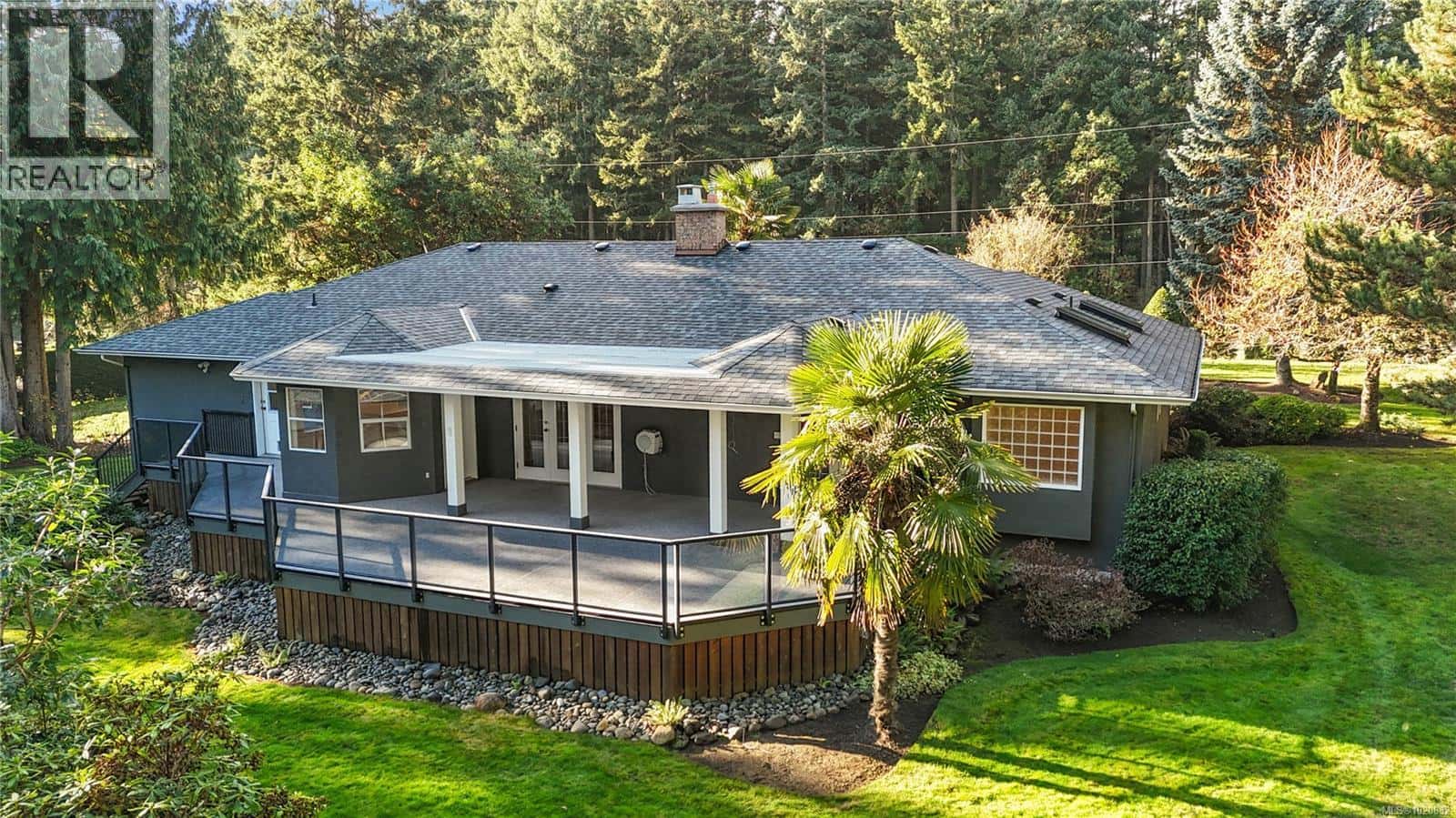 3355 Grey Manor Rd — Cobble Hill, British Columbia - Photo 2 of 55