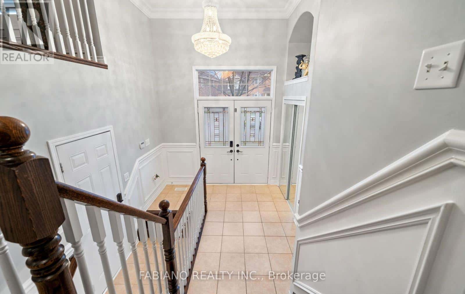 18 BIRCH TREE TRAIL — Brampton (Bram East), Ontario - Photo 4 of 50