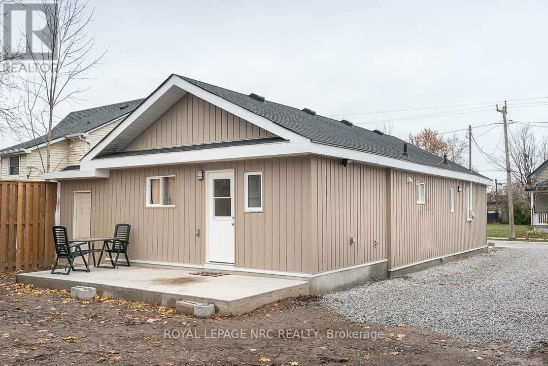 84 IDYLEWYLDE PLACE — Fort Erie (Central), Ontario - Photo 4 of 26