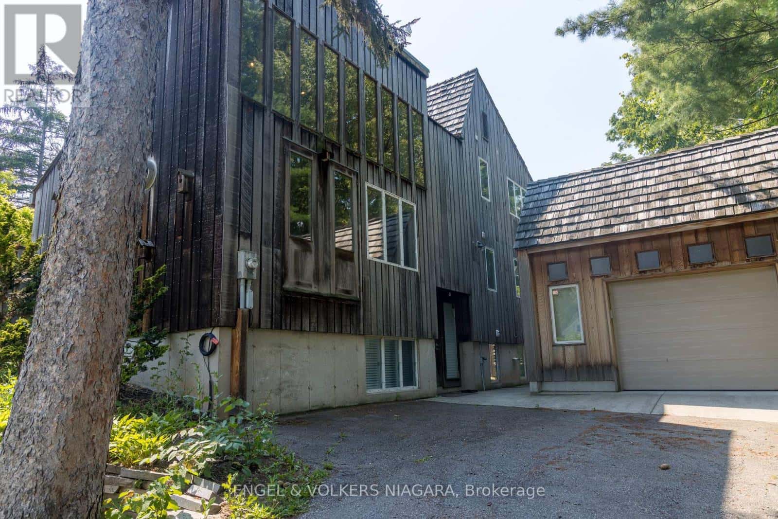 89 BYRON STREET — Niagara-on-the-Lake (Town), Ontario - Photo 2 of 34