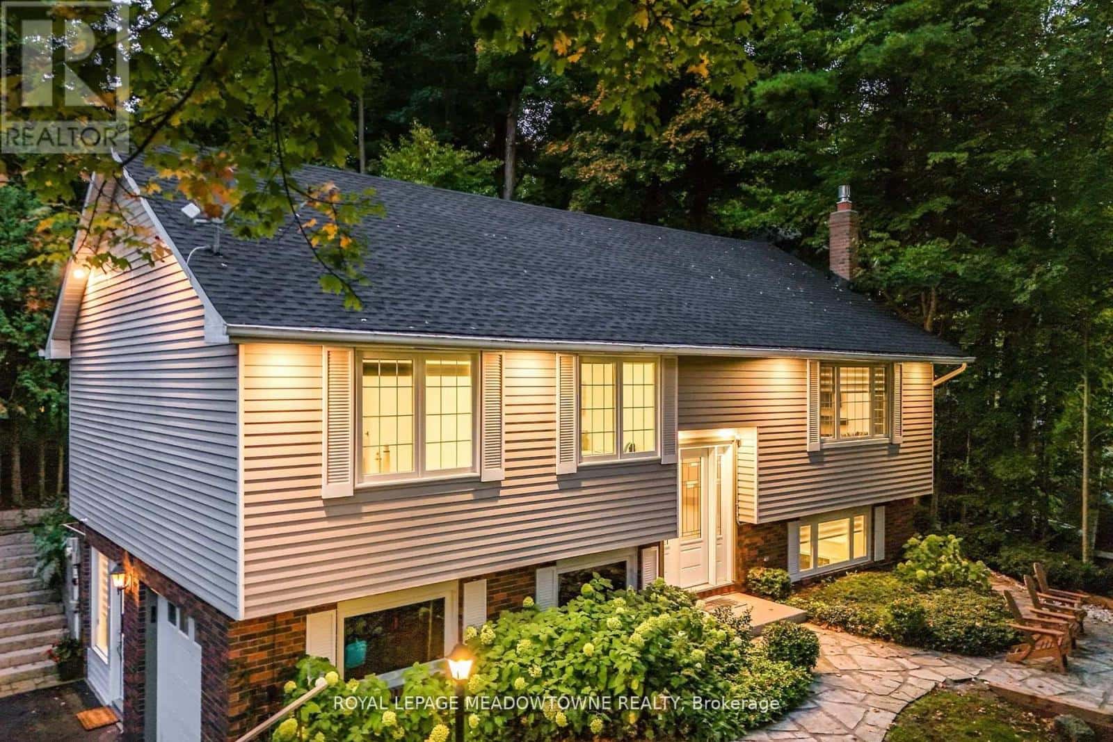 106 Campbell Avenue East