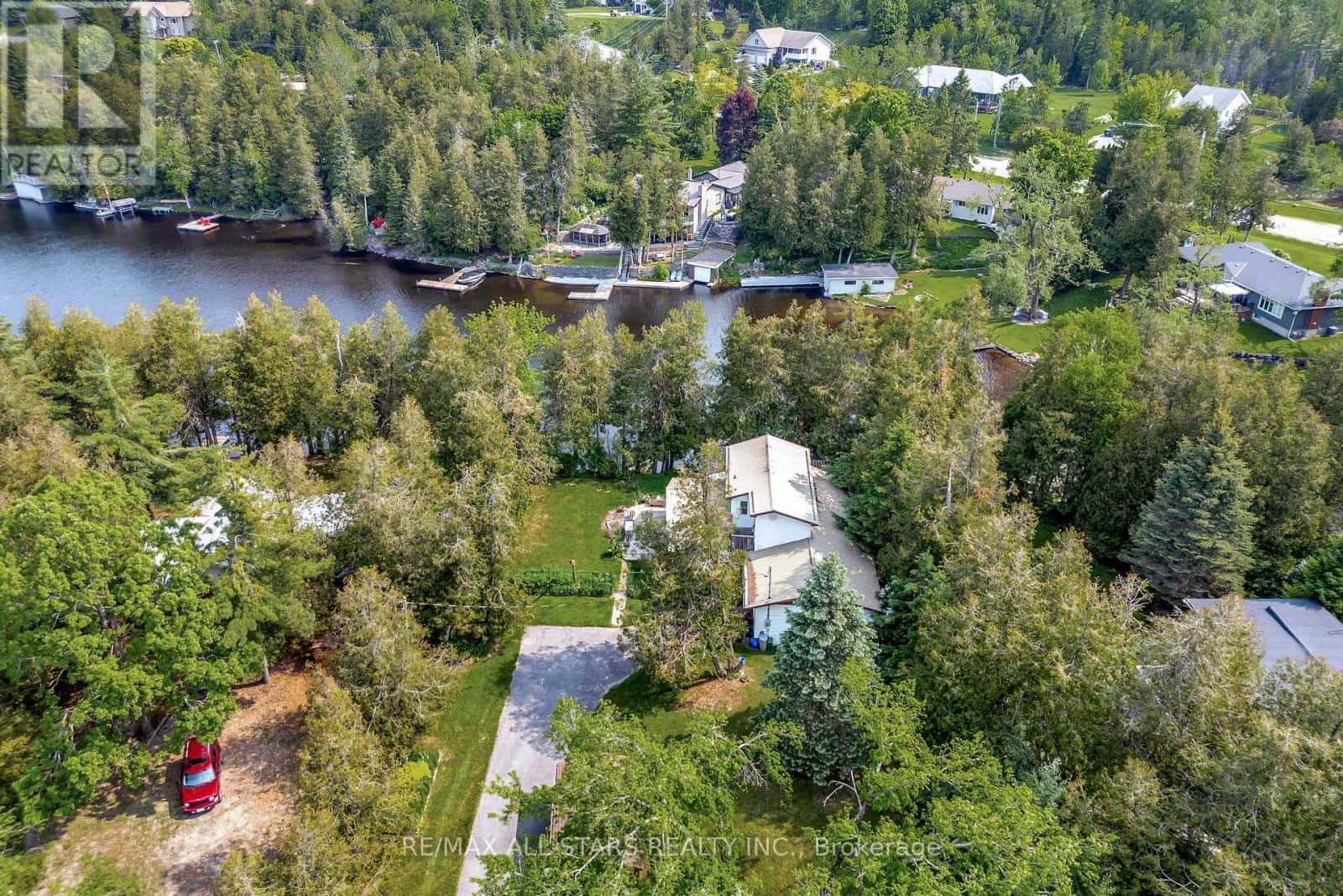 14 WYCHWOOD DRIVE E — Kawartha Lakes (Fenelon Falls), Ontario - Photo 2 of 44