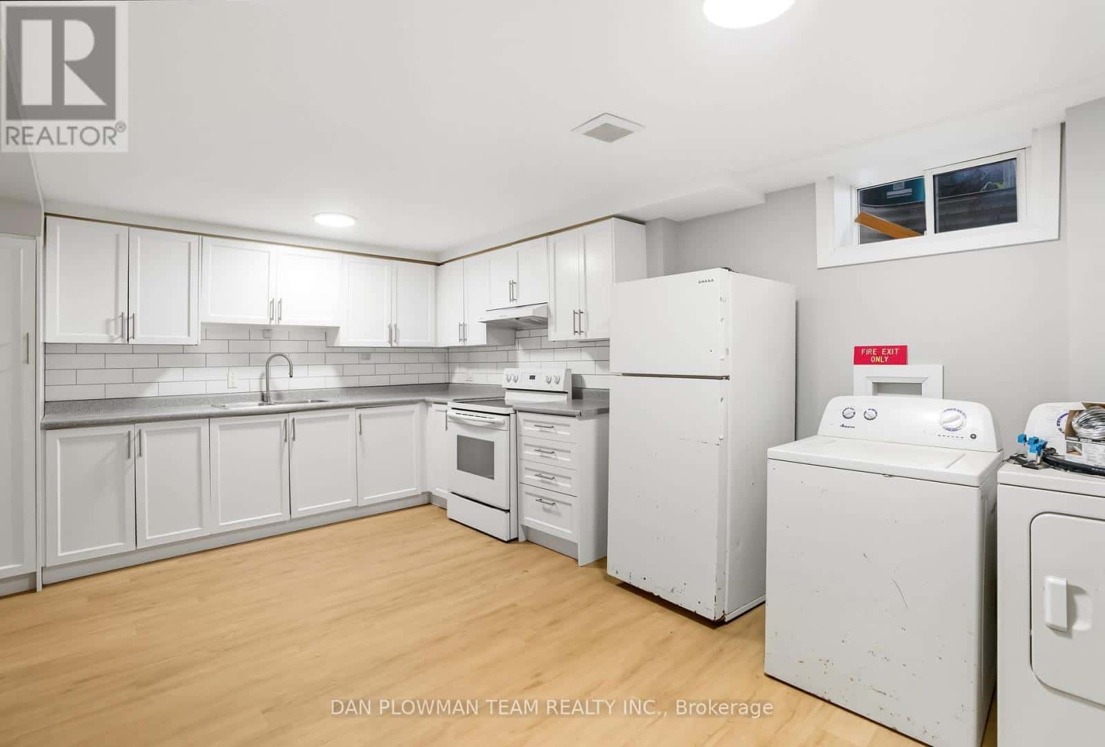 476 ALBERT STREET — Oshawa (Central), Ontario - Photo 4 of 48