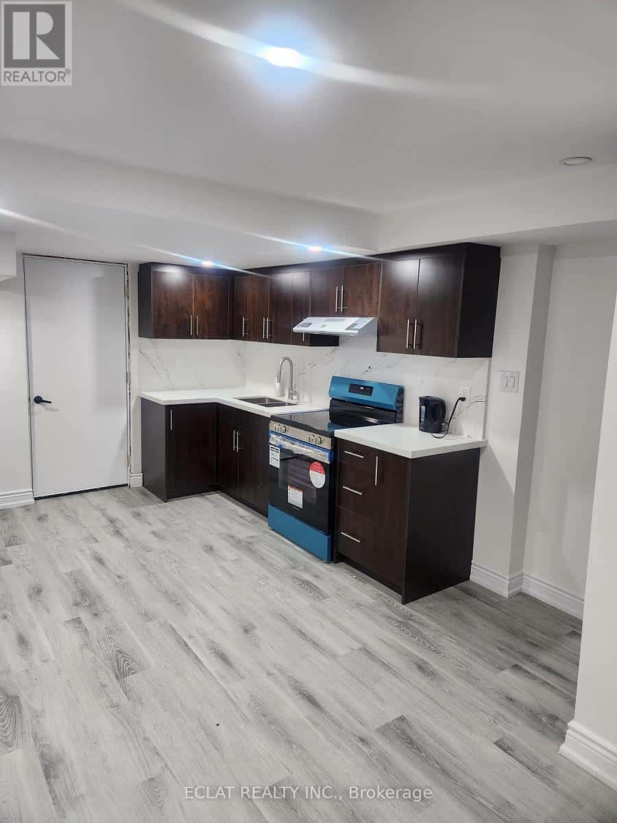 49 MARTIN BRYNE (BASEMENT) DRIVE — Brampton (Toronto Gore Rural Estate), Ontario - Photo 2 of 9