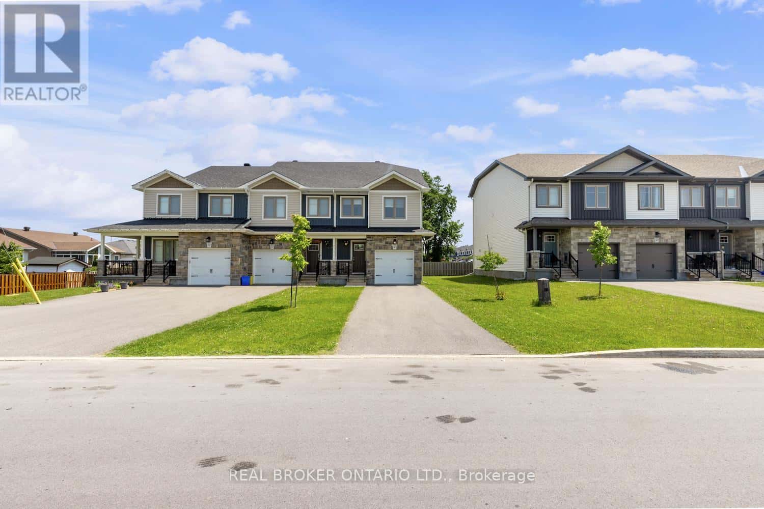 145 FERRARA DRIVE — Smiths Falls, Ontario - Photo 3 of 33