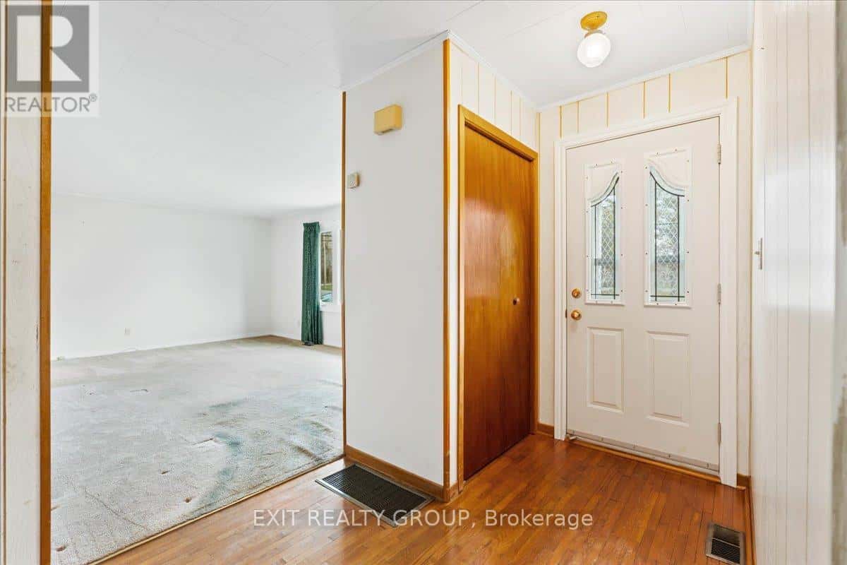 165 NORTH TRENT STREET — Quinte West (Frankford Ward), Ontario - Photo 5 of 36