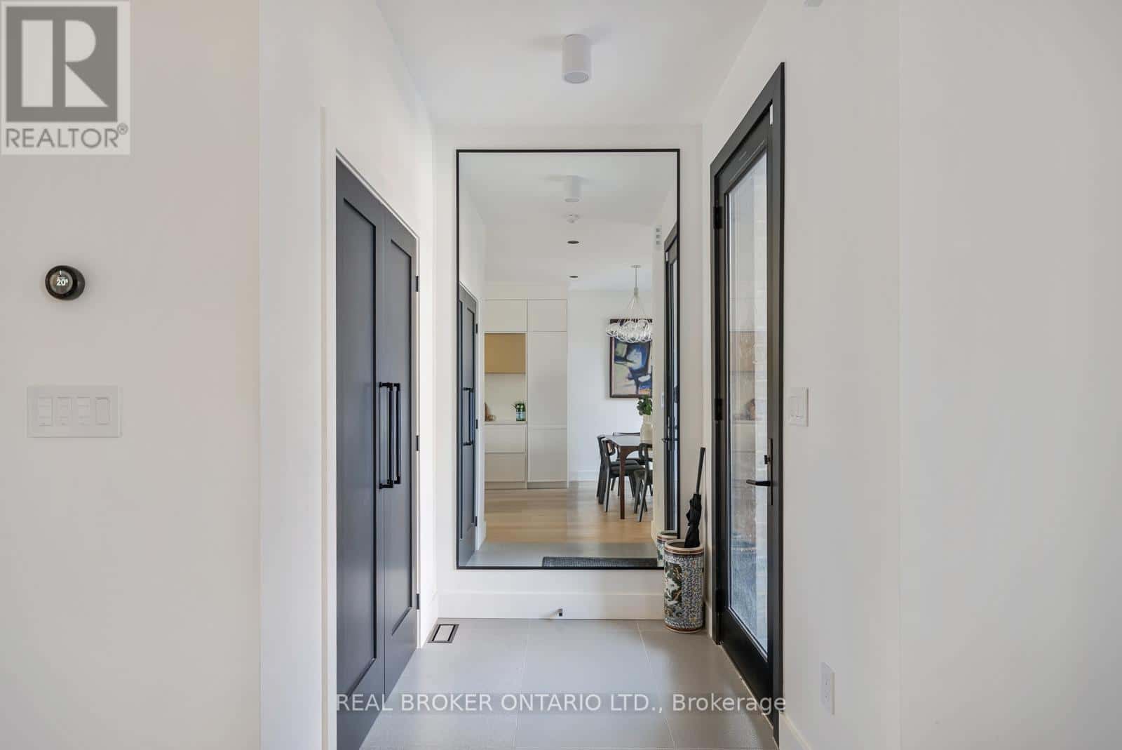 203 OAK PARK AVENUE — Toronto (Woodbine-Lumsden), Ontario - Photo 3 of 38