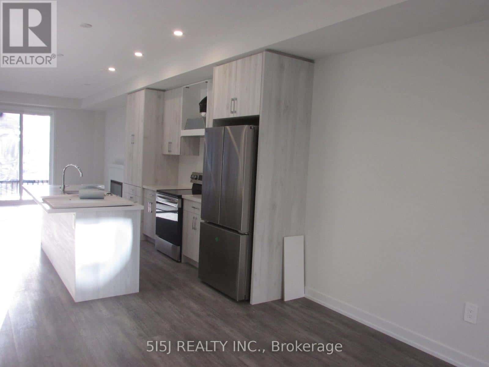 18 MERMOT LANE — Richmond Hill (Headford Business Park), Ontario - Photo 3 of 14