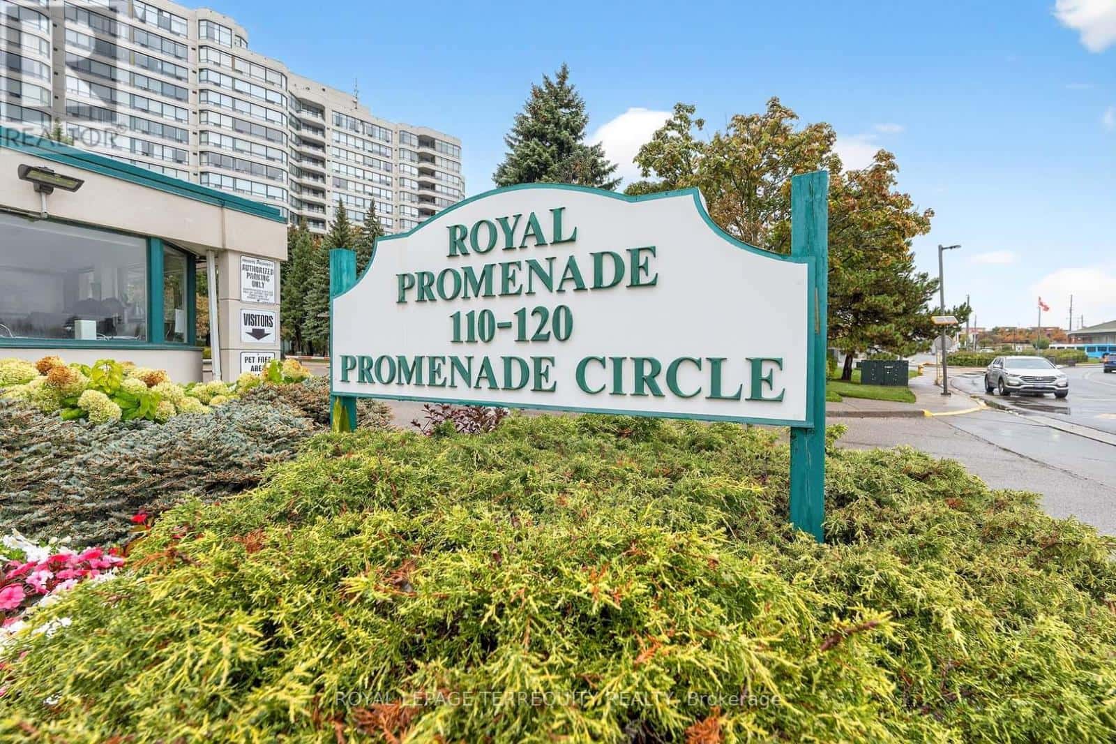 1402 - 110 PROMENADE CIRCLE — Vaughan (Brownridge), Ontario - Photo 2 of 46