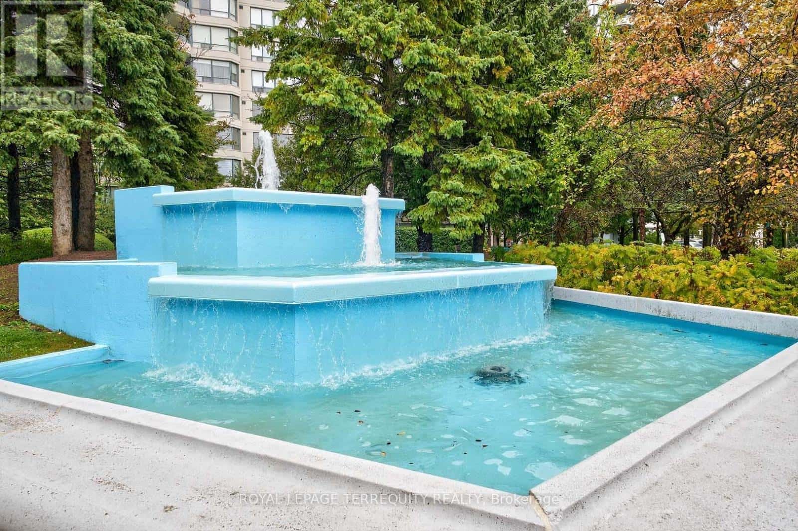 1402 - 110 PROMENADE CIRCLE — Vaughan (Brownridge), Ontario - Photo 5 of 46