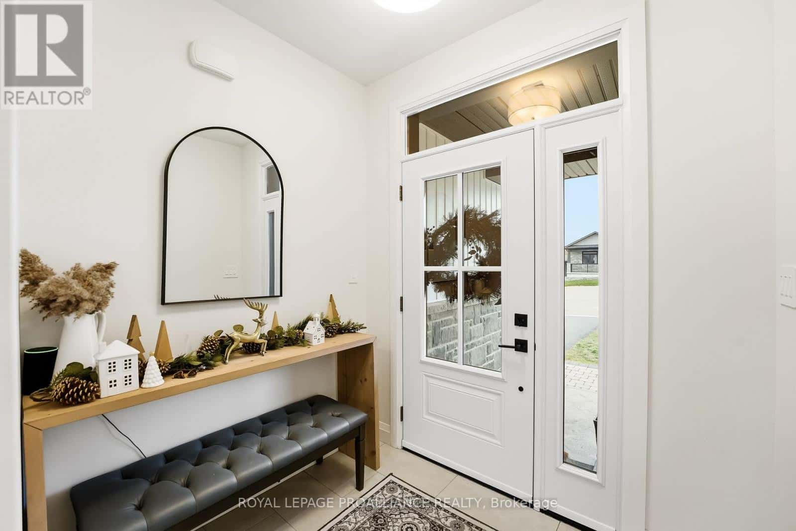 5 HILLCREST DRIVE — Quinte West (Murray Ward), Ontario - Photo 5 of 49