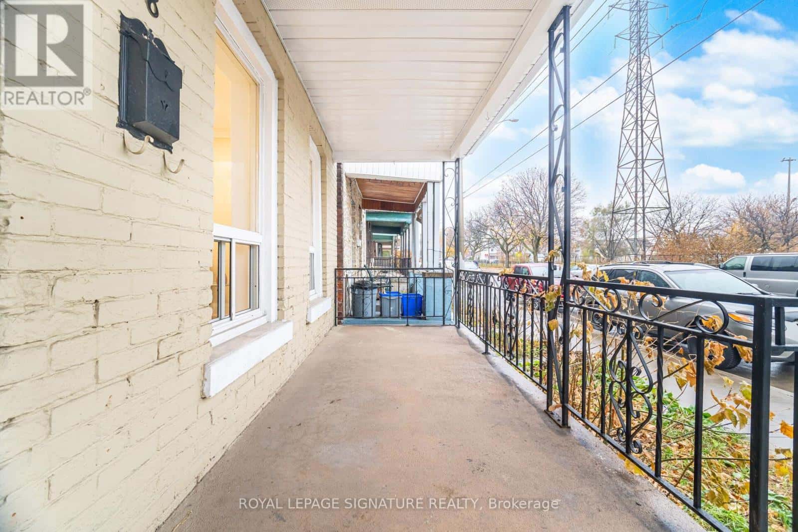 98 BIRCH AVENUE — Hamilton (Gibson), Ontario - Photo 4 of 49