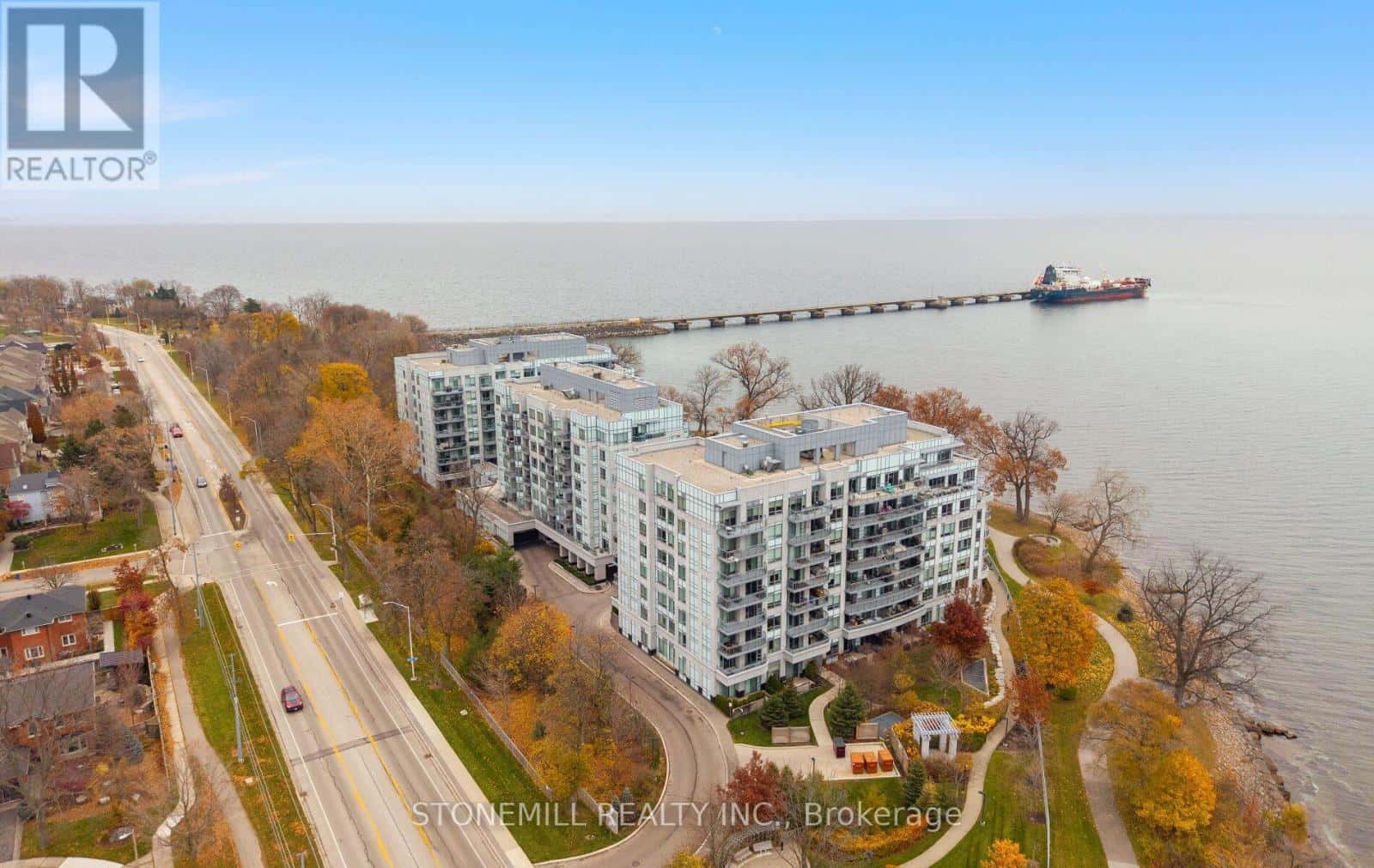 523 - 3500 LAKESHORE ROAD W — Oakville (BR Bronte), Ontario - Photo 3 of 50