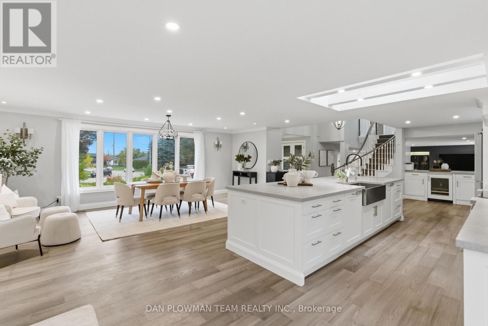 7 OLIVER COURT — Kawartha Lakes (Lindsay), Ontario - Main photo