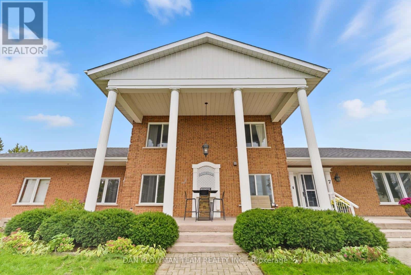 7 OLIVER COURT — Kawartha Lakes (Lindsay), Ontario - Photo 4 of 50