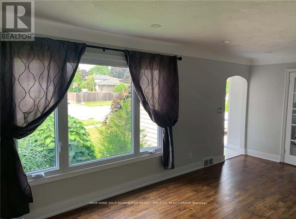 MAIN - 24 MANOR ROAD — St. Catharines (Vine/Linwell), Ontario - Photo 5 of 9