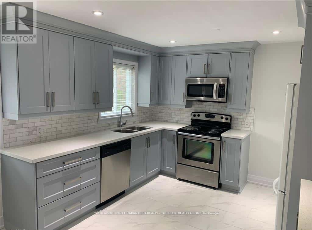 MAIN - 24 MANOR ROAD — St. Catharines (Vine/Linwell), Ontario - Photo 2 of 9