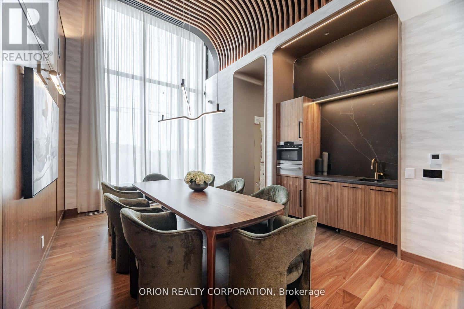 822 - 3240 WILLIAM COLTSON AVENUE — Oakville (JM Joshua Meadows), Ontario - Photo 4 of 39