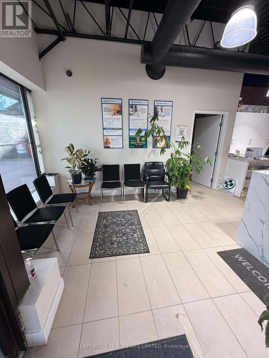 22 - 1118 CENTRE STREET — Vaughan (Beverley Glen), Ontario - Photo 2 of 10