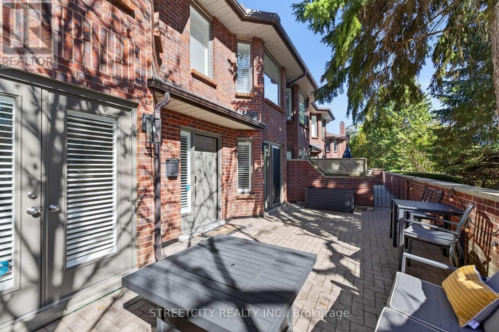 2 - 152 ALBERT STREET — London East (East F), Ontario - Main photo