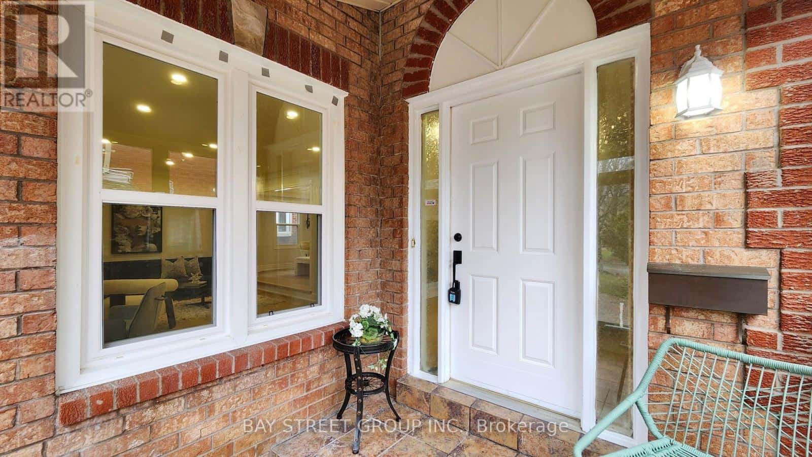 31 CAVALRY TRAIL — Markham (Buttonville), Ontario - Photo 3 of 48