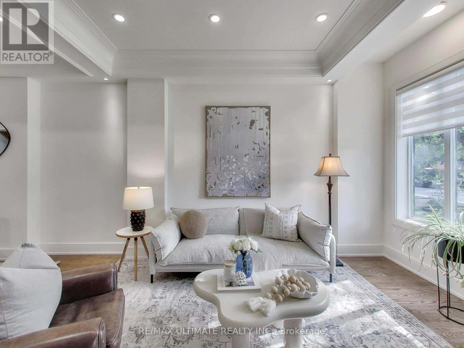 35 FLEMING CRESCENT — Toronto (Leaside), Ontario - Photo 4 of 47